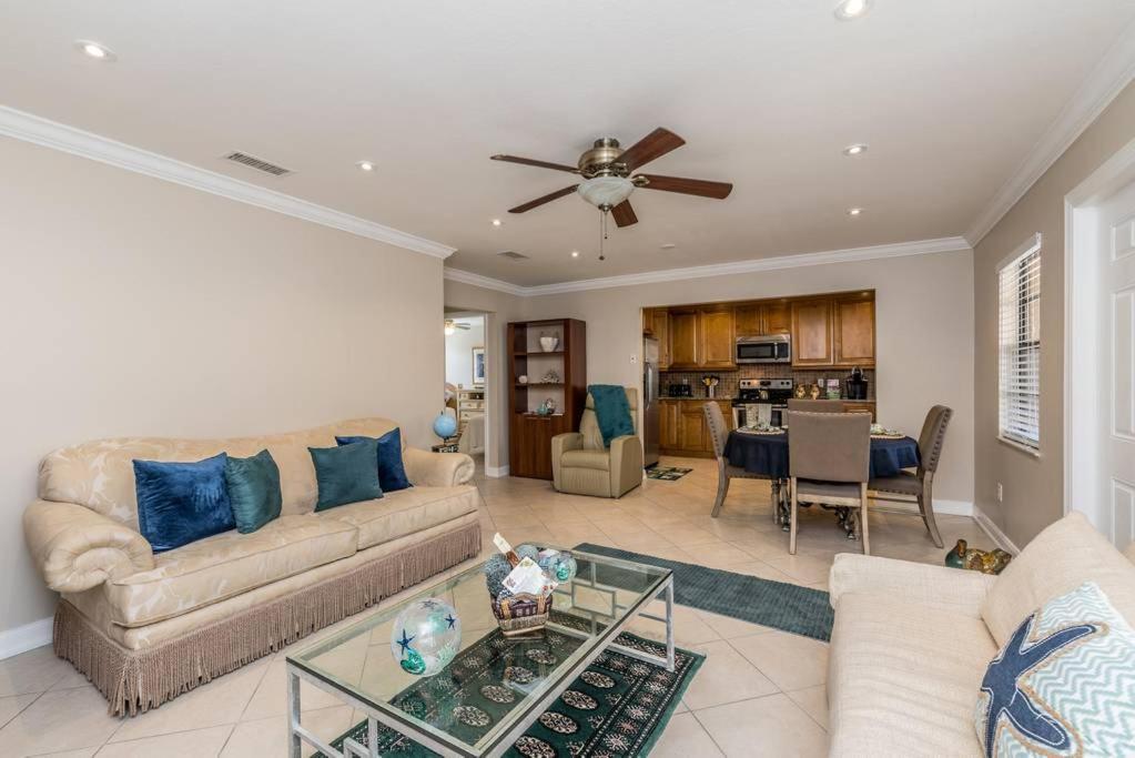 Villa Ocean Vacation Breeze Lantana Esterno foto