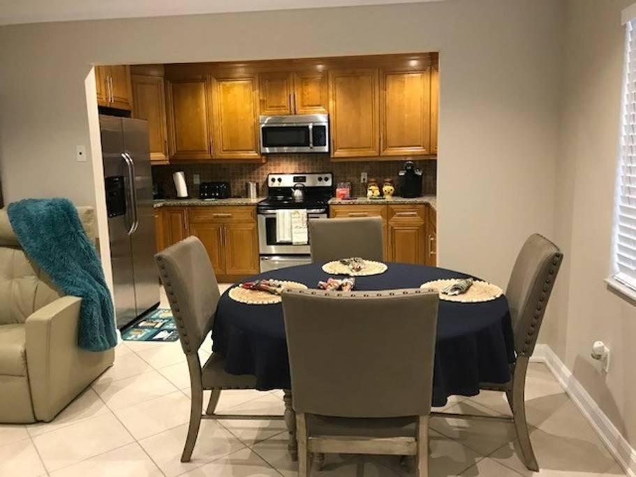 Villa Ocean Vacation Breeze Lantana Esterno foto