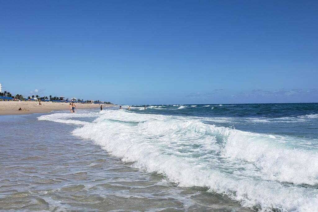 Villa Ocean Vacation Breeze Lantana Esterno foto