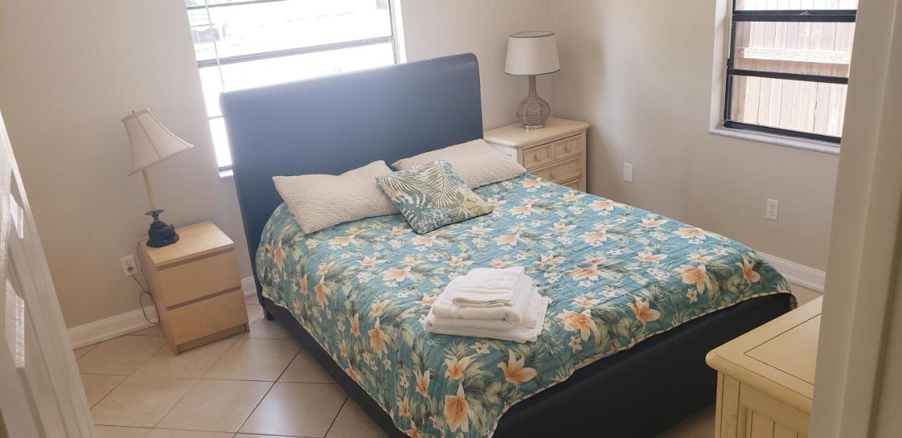 Villa Ocean Vacation Breeze Lantana Esterno foto
