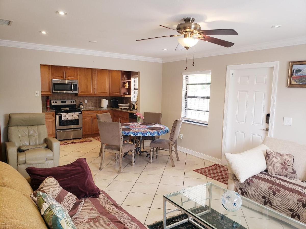Villa Ocean Vacation Breeze Lantana Esterno foto