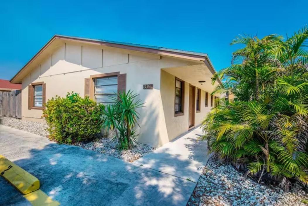 Villa Ocean Vacation Breeze Lantana Esterno foto
