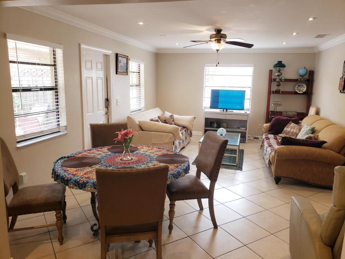Villa Ocean Vacation Breeze Lantana Esterno foto